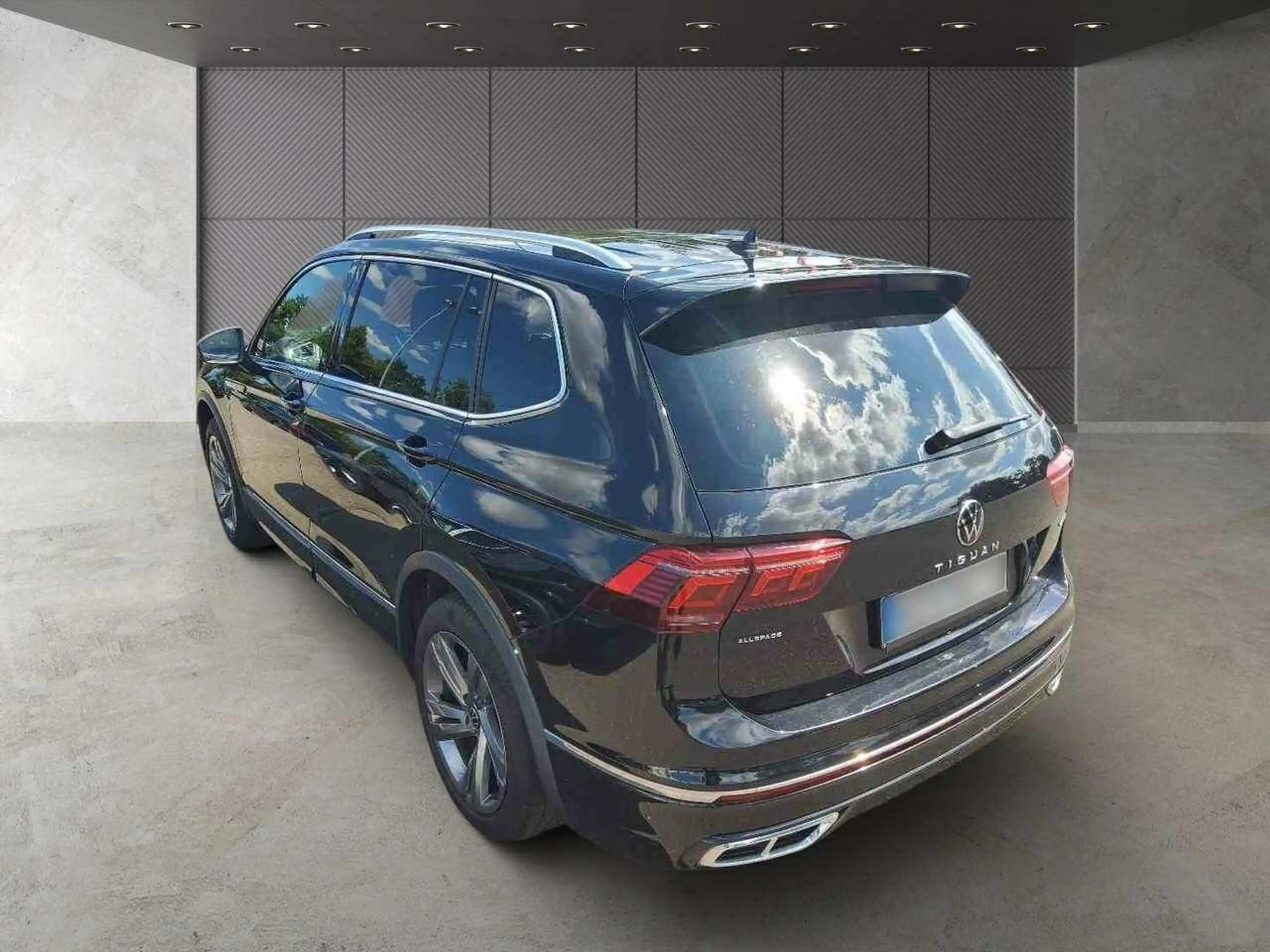 Volkswagen Tiguan Allspace R-Line 2.0 TDI DSG 4M HUD DCC AHK Matrix — photo 4