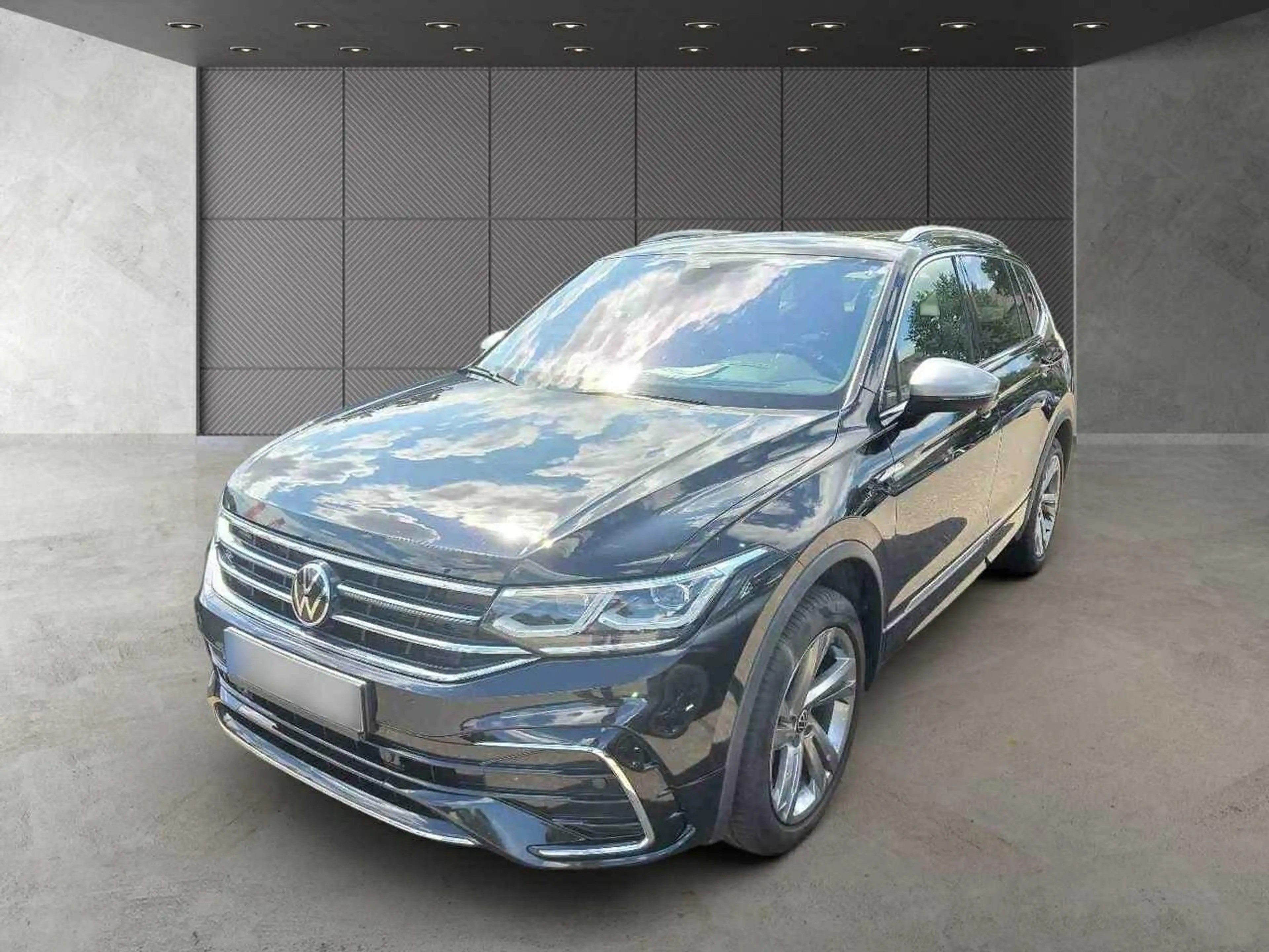 Volkswagen Tiguan Allspace R-Line 2.0 TDI DSG 4M HUD DCC AHK Matrix — photo 2