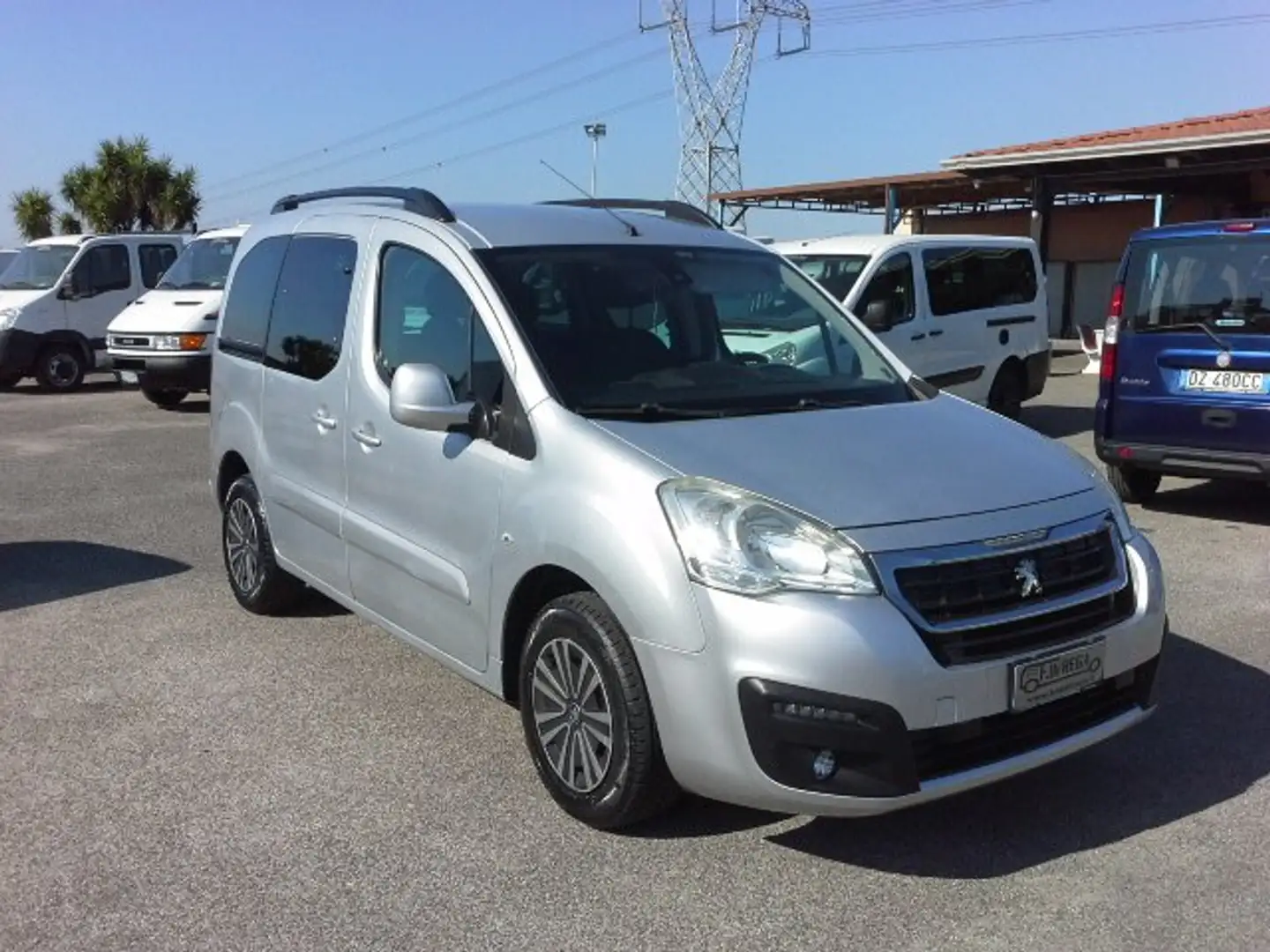 Peugeot Partner 1.6 HDI tepee 120 cv  con 5 posti n1 van 5 posti Plateado - 1