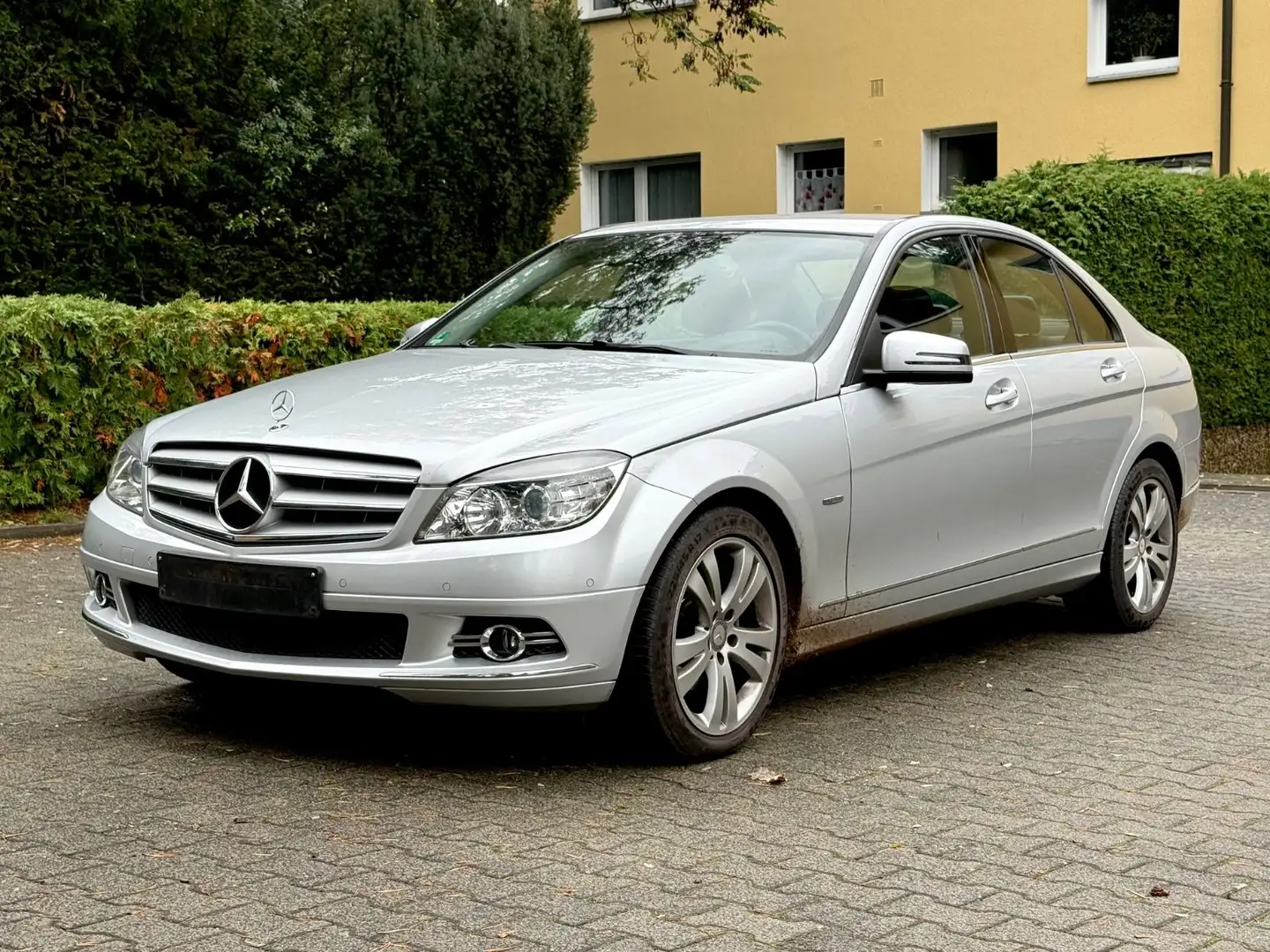 Mercedes-Benz C 180 Avantgarde CGI BlueEfficiency Argent - 2