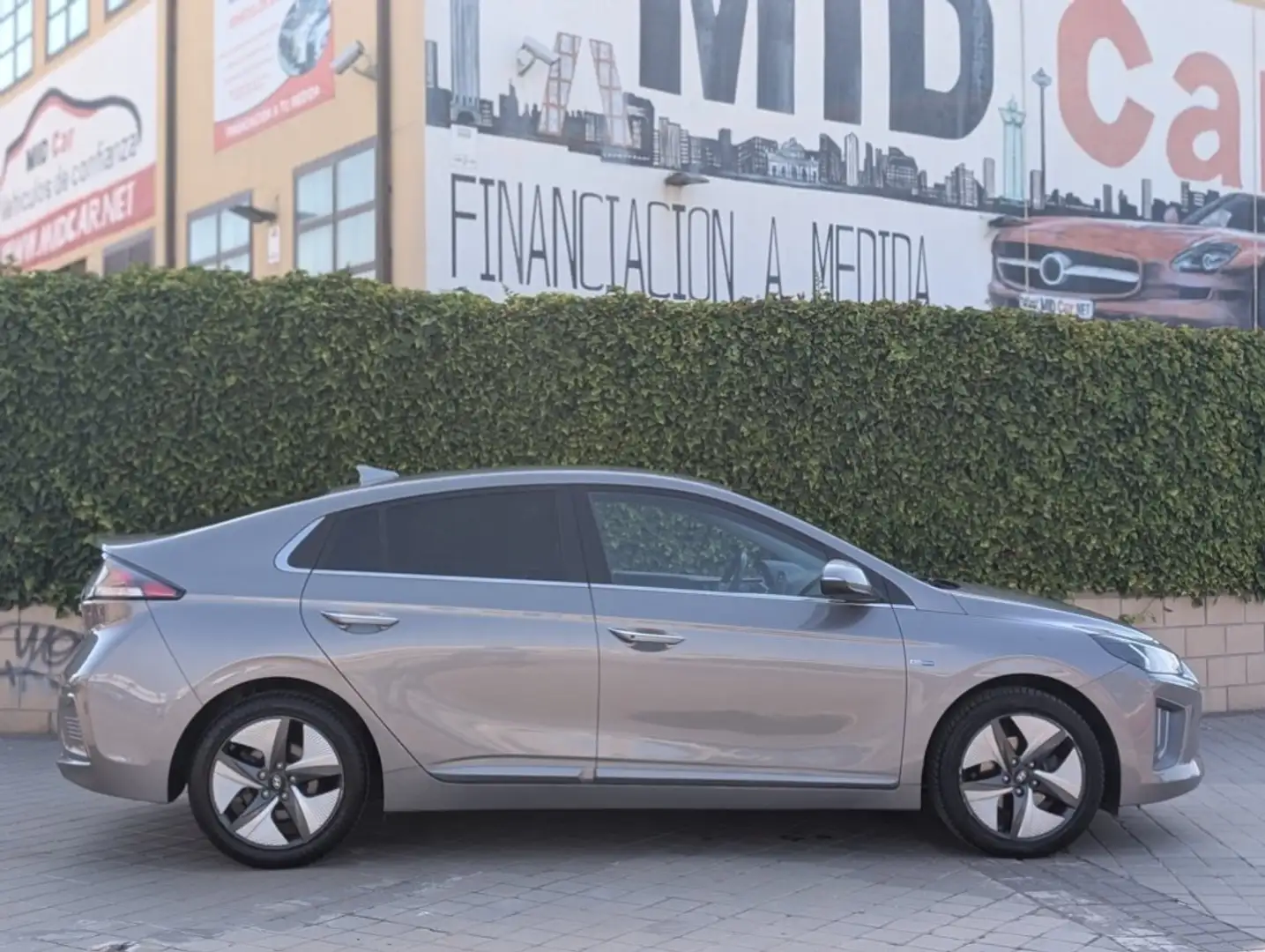Hyundai IONIQ HEV 1.6 GDI Tecno Gris - 2