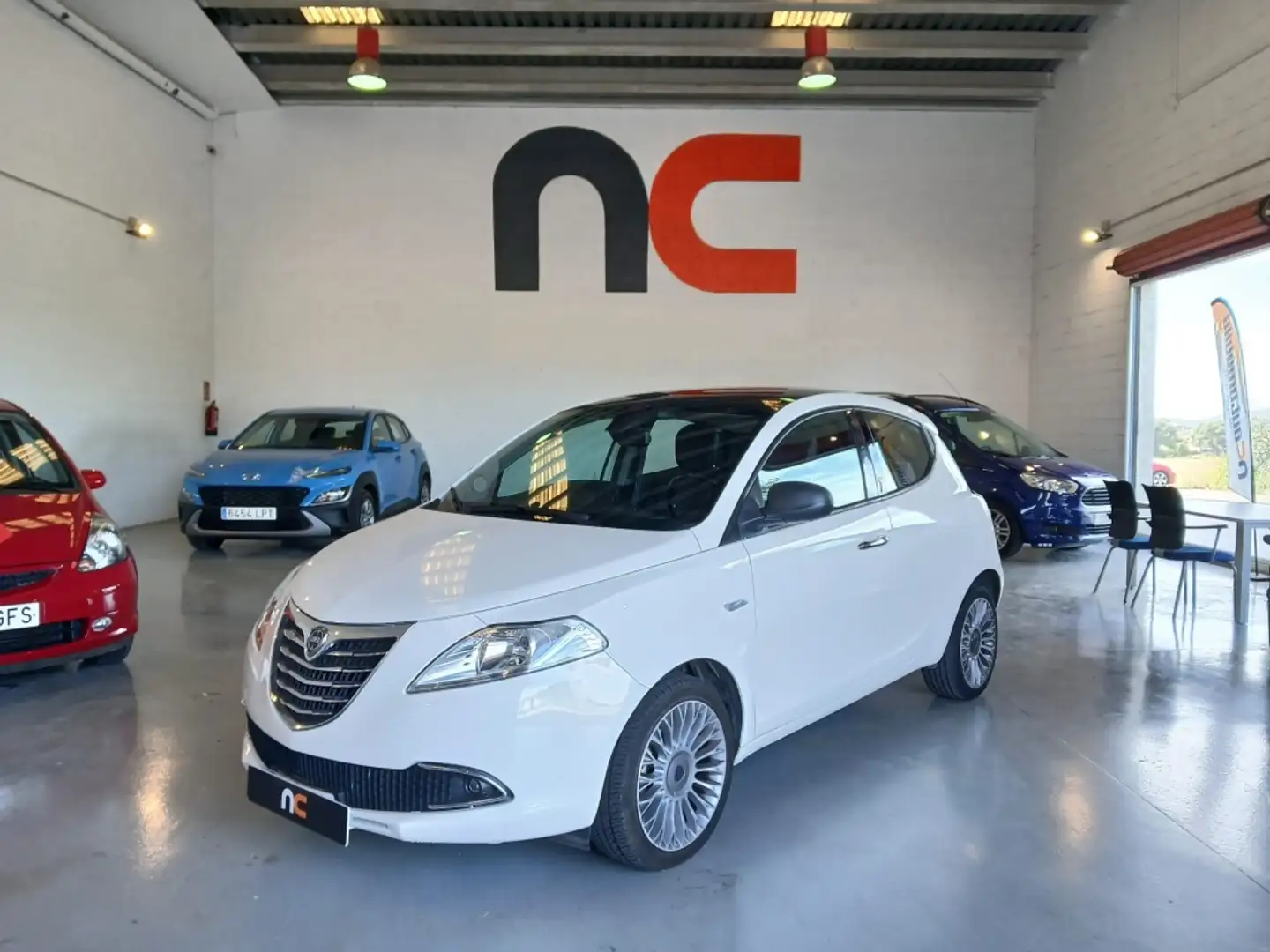 Lancia Ypsilon 1.3JMjt II Platinum Weiß - 1