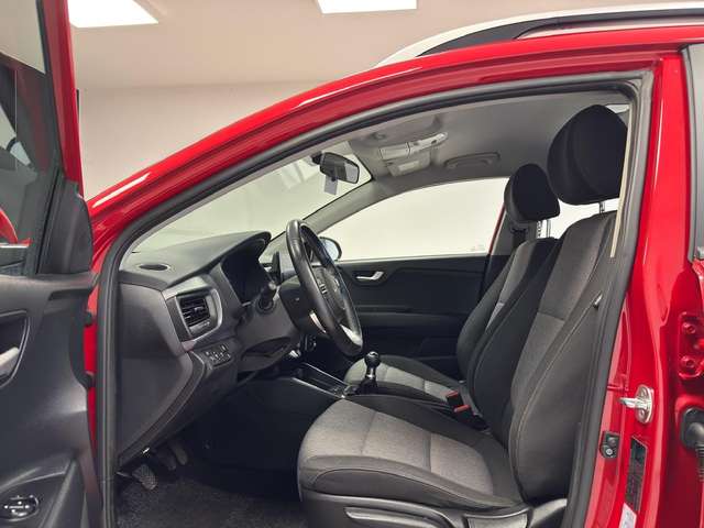 Kia Stonic — photo 11