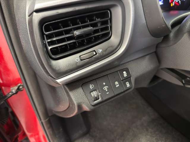 Kia Stonic — photo 17