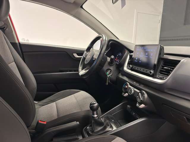 Kia Stonic — photo 13