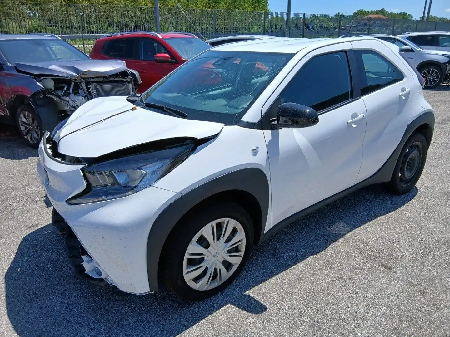 Toyota Aygo X 1.0 VVT-i 72 CV 5 porte Bianco - 1