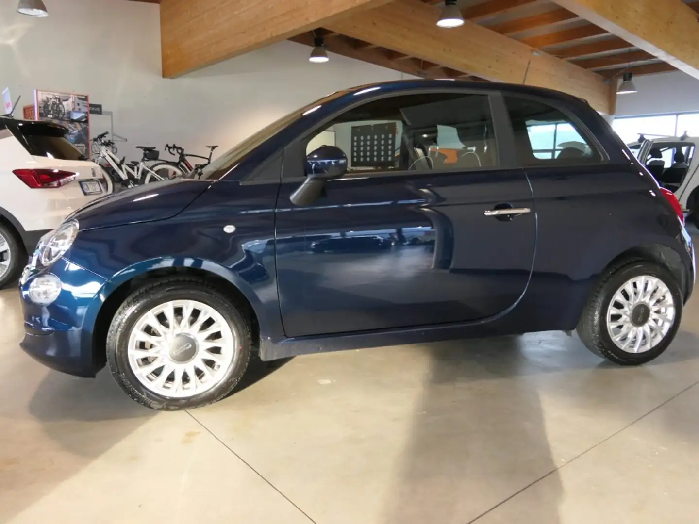 Fiat 500 1.0 Hybrid Lounge Blau - 2