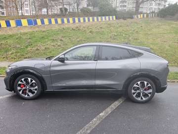99 kWh AWD Extended Range First Edition