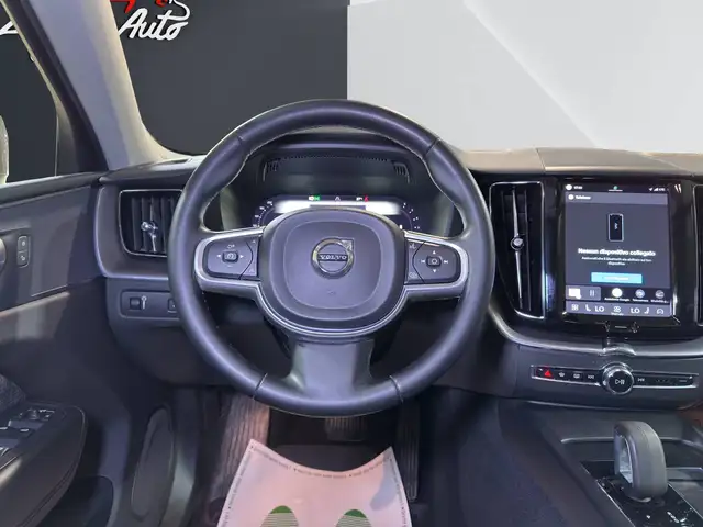Volvo XC60 view 9