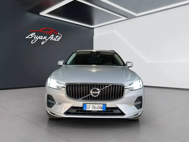 Volvo XC60 view 3