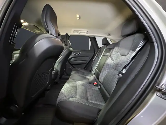 Volvo XC60 view 13