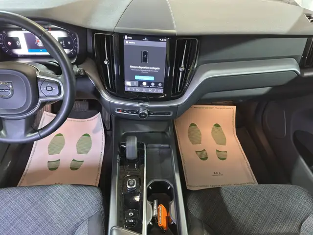 Volvo XC60 view 8