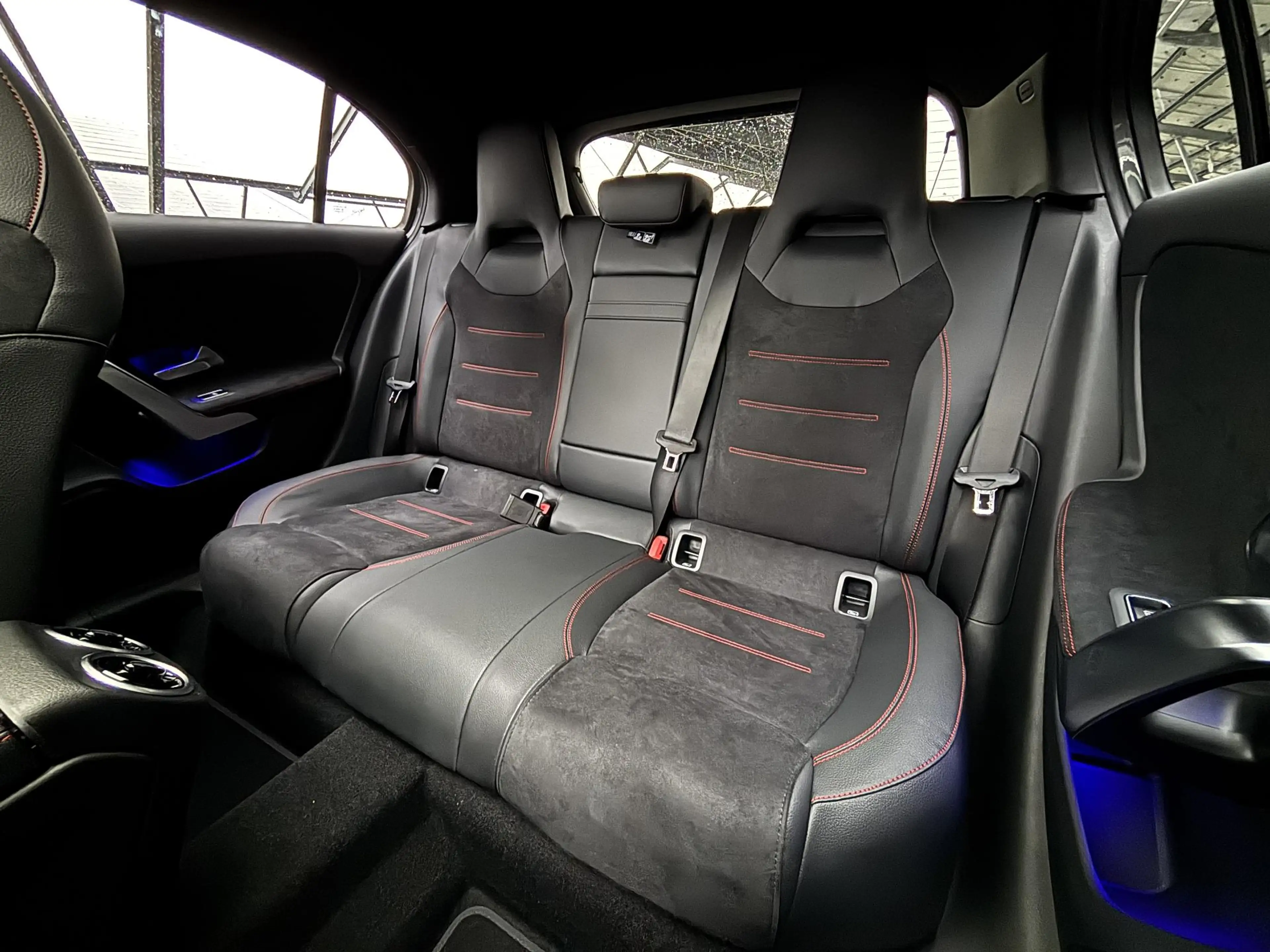 Mercedes-Benz A 180 Business Solution AMG | Night | Panoramaschuifdak — photo 11