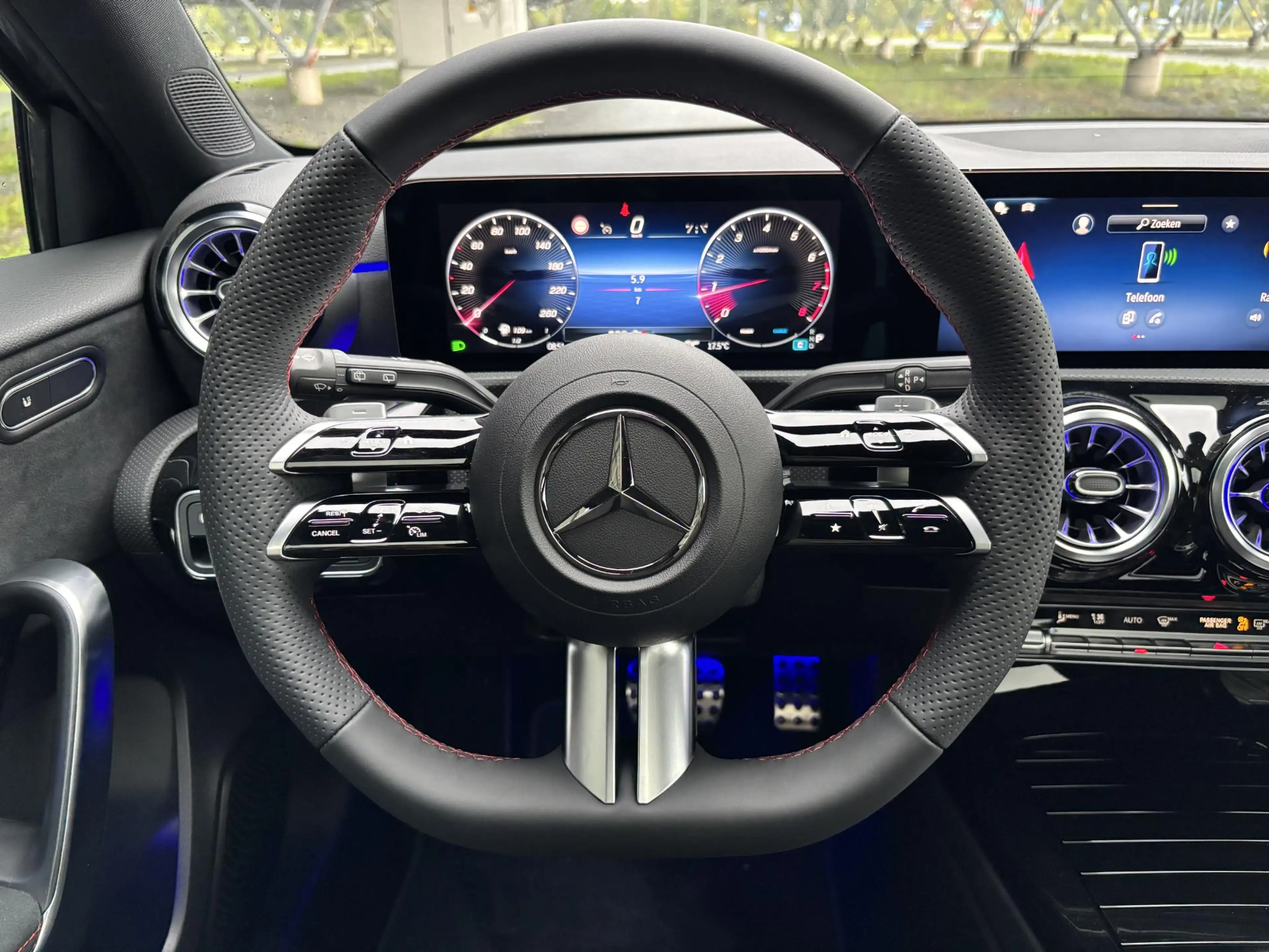 Mercedes-Benz A 180 Business Solution AMG | Night | Panoramaschuifdak — photo 14
