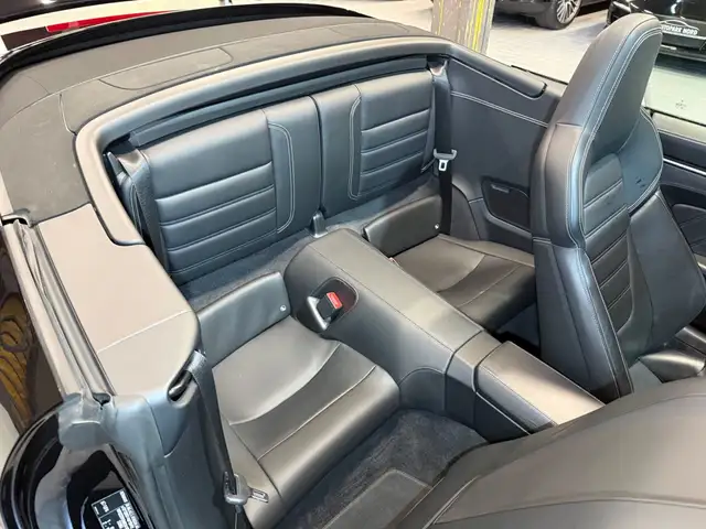 Porsche 911 view 15