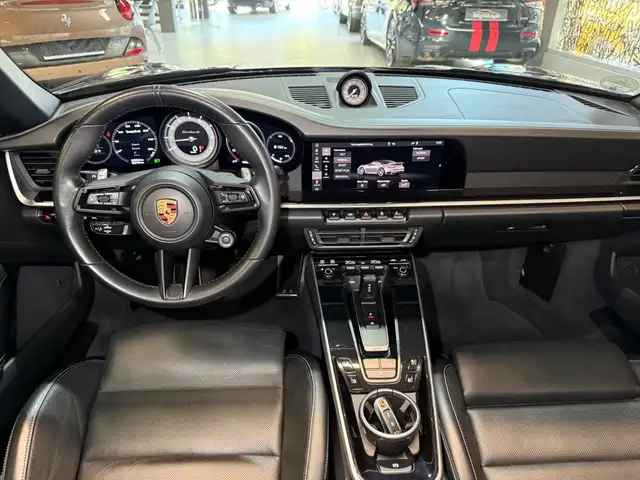 Porsche 911 view 12
