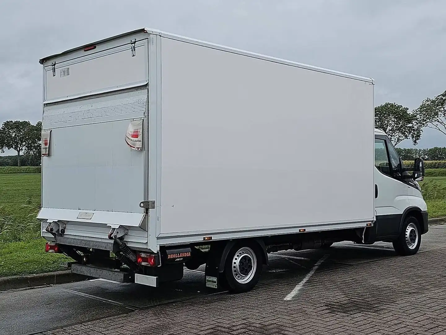 Iveco Daily Daily 35S18A8 Motor 3.0 Möbelkoffer/LBW 750KG -... Weiß - 2