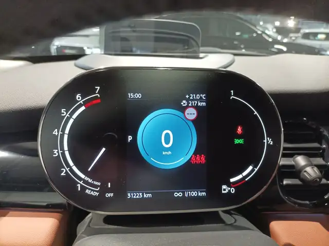 Mini Hatch view 7