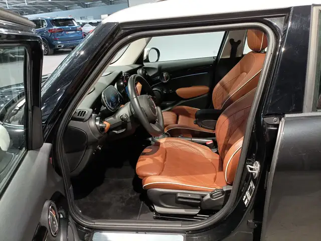 Mini Hatch view 8