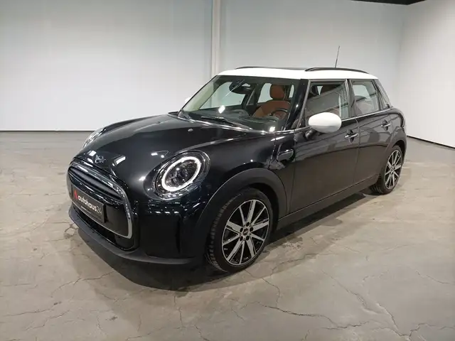 Mini Hatch view 3