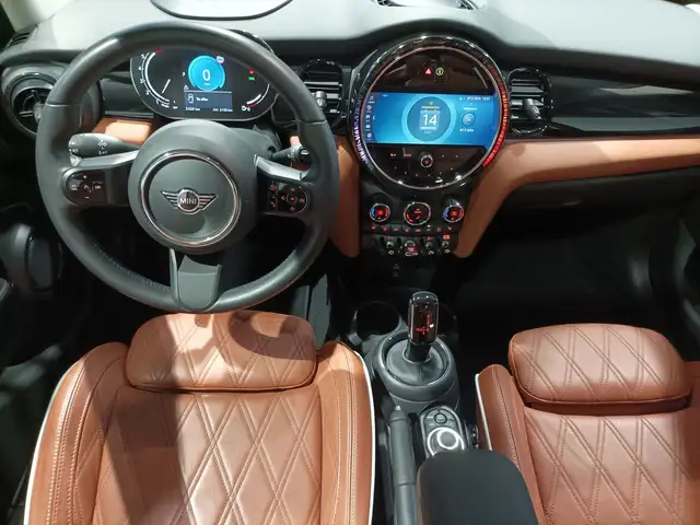 Mini Hatch view 14