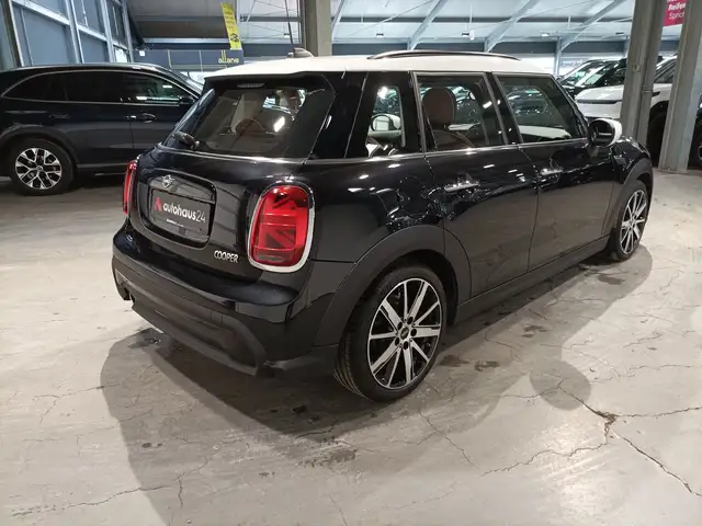 Mini Hatch view 5