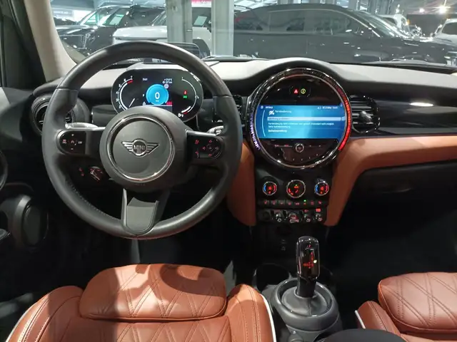 Mini Hatch view 9