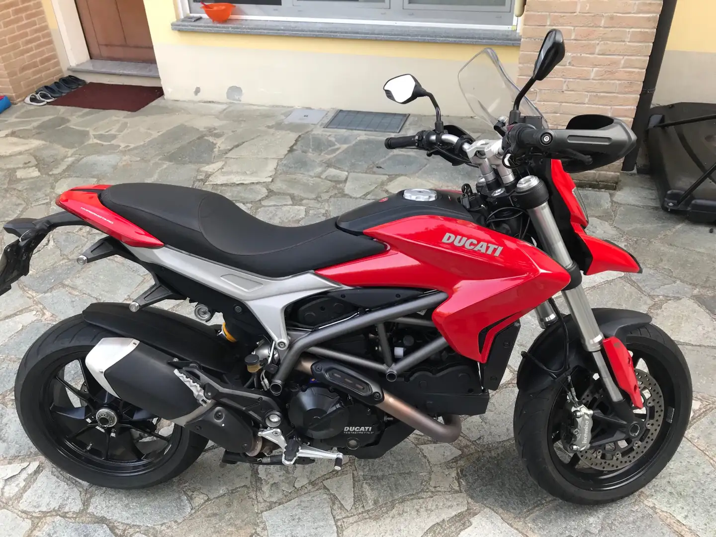 Ducati Hyperstrada 821 Czerwony - 1