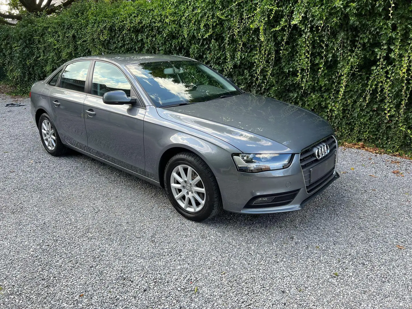 Audi A4 A4 2.0 TDI DPF Ambition Grijs - 1