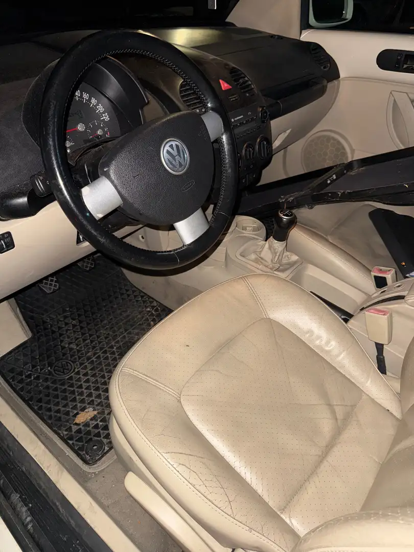 Volkswagen Beetle 1,6 cabrio Beige - 1