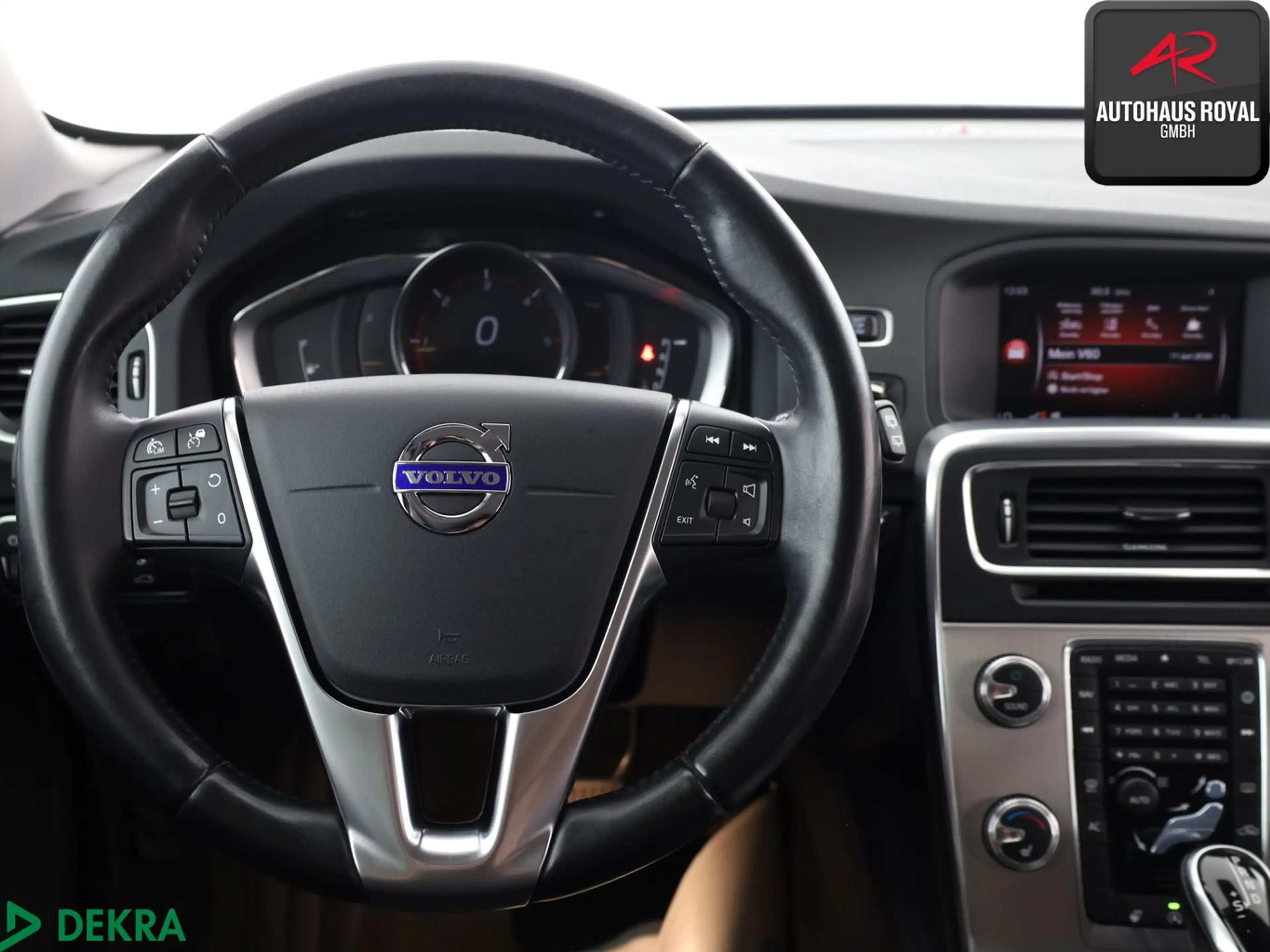 Volvo V60 Cross Country D3 TOTWINKEL,SPURHALTE,SITZHZ — photo 10