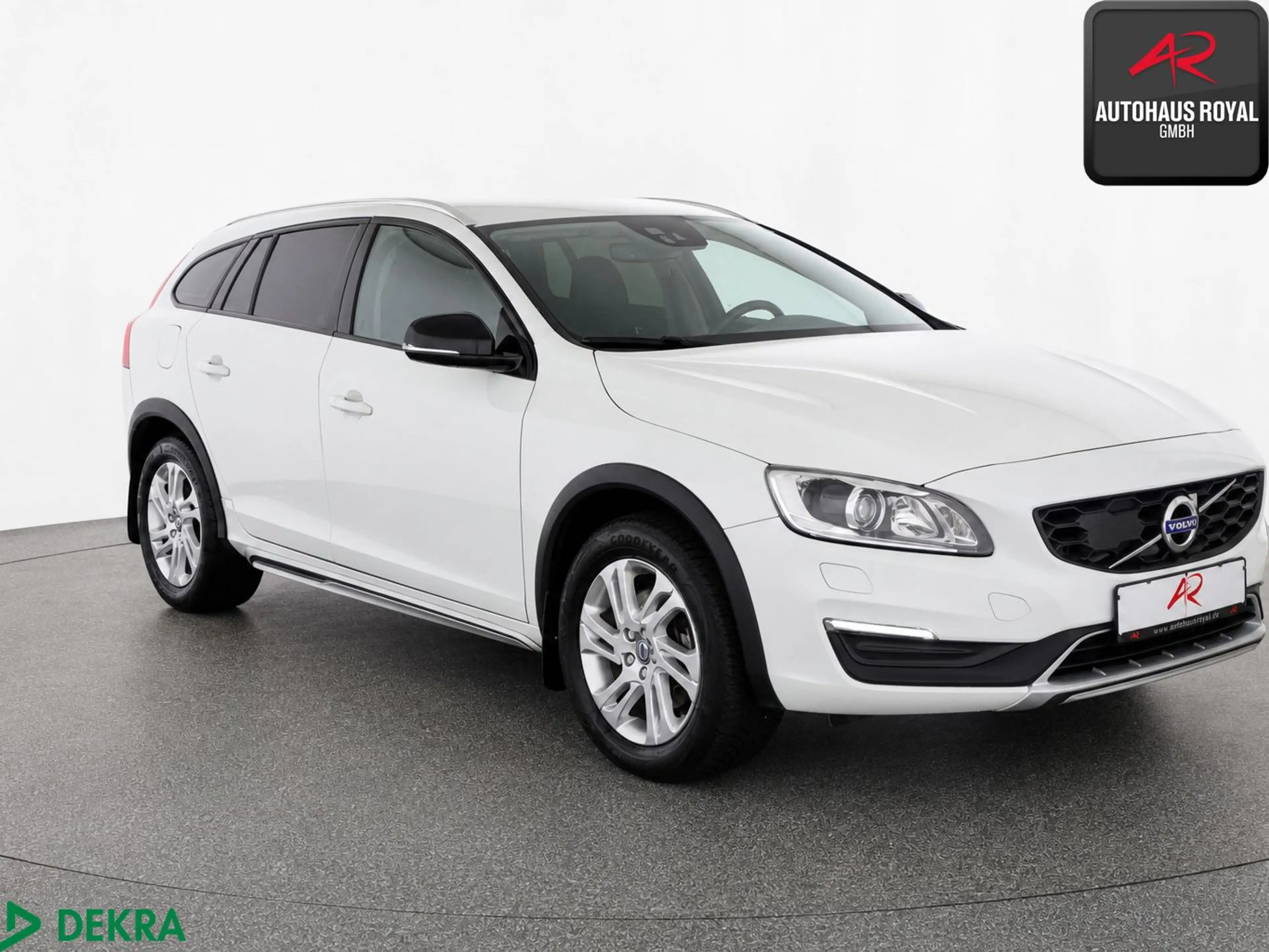 Volvo V60 Cross Country D3 TOTWINKEL,SPURHALTE,SITZHZ — photo 7