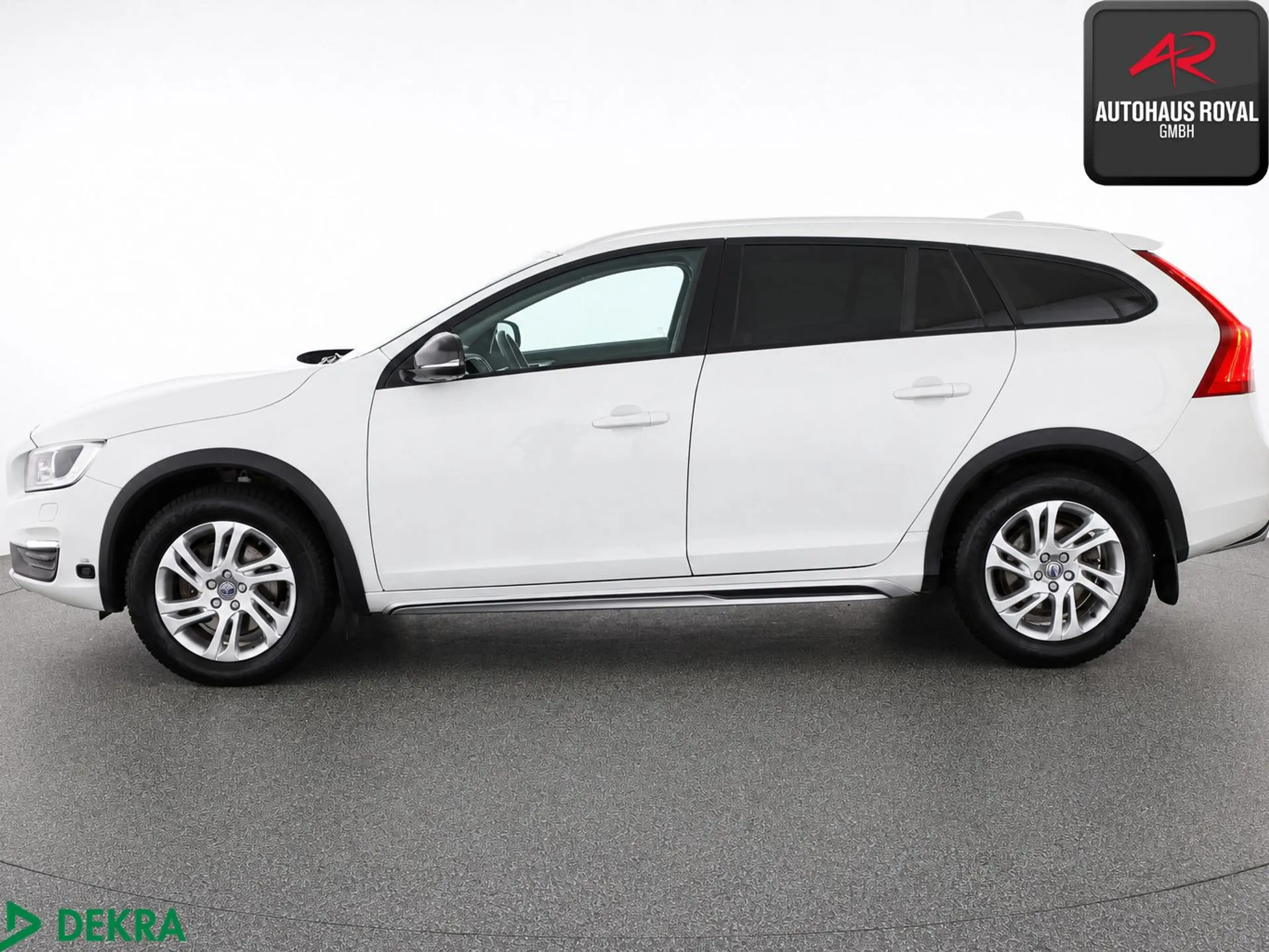 Volvo V60 Cross Country D3 TOTWINKEL,SPURHALTE,SITZHZ — photo 2