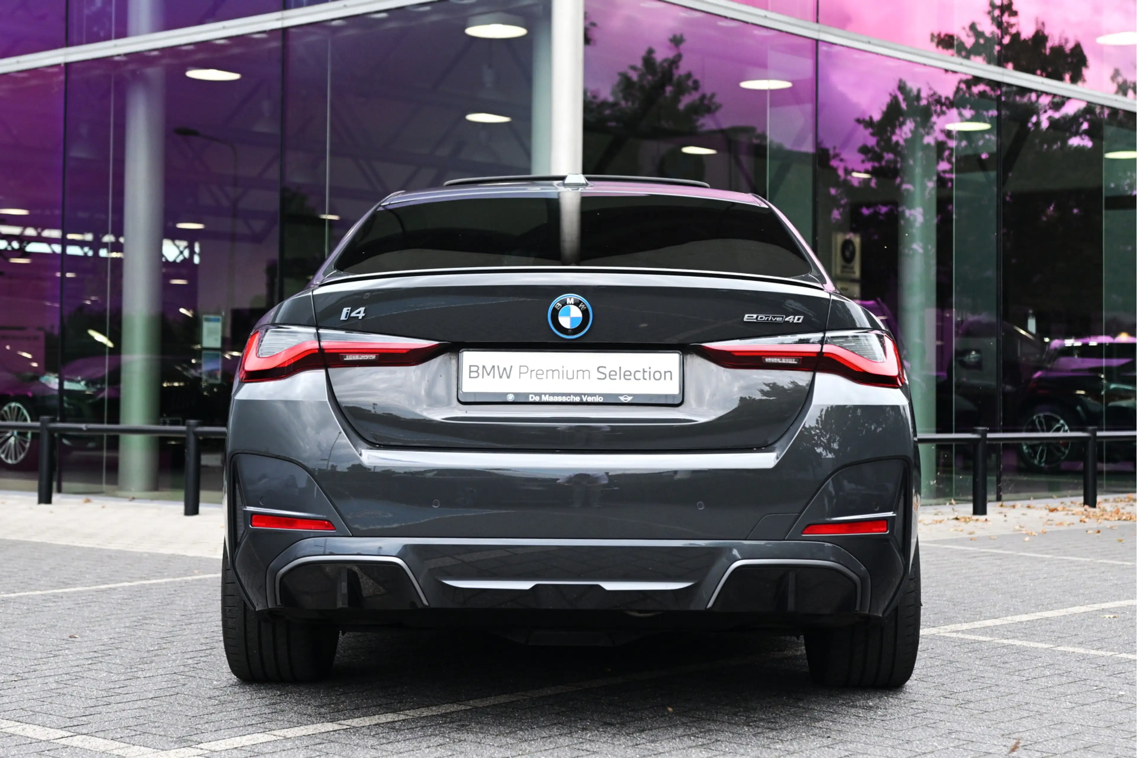 BMW i4 eDrive40 High Executive M Sport / Schuif-kanteldak — photo 7