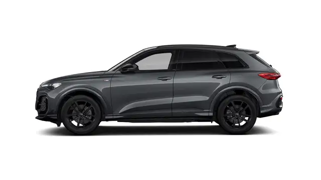Audi Q5 view 4