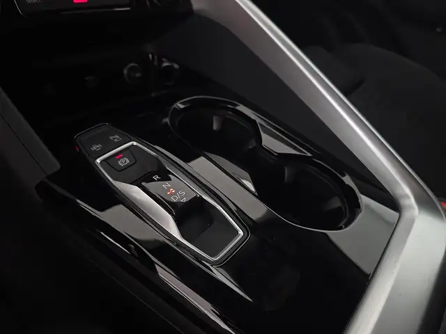 Audi Q5 view 14