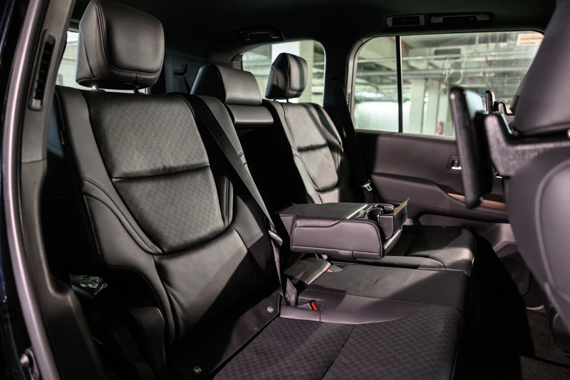 Toyota Land Cruiser 300 Premium+415HP+NEU+7SITZE+VOLL+EUreg+RearTV — photo 11