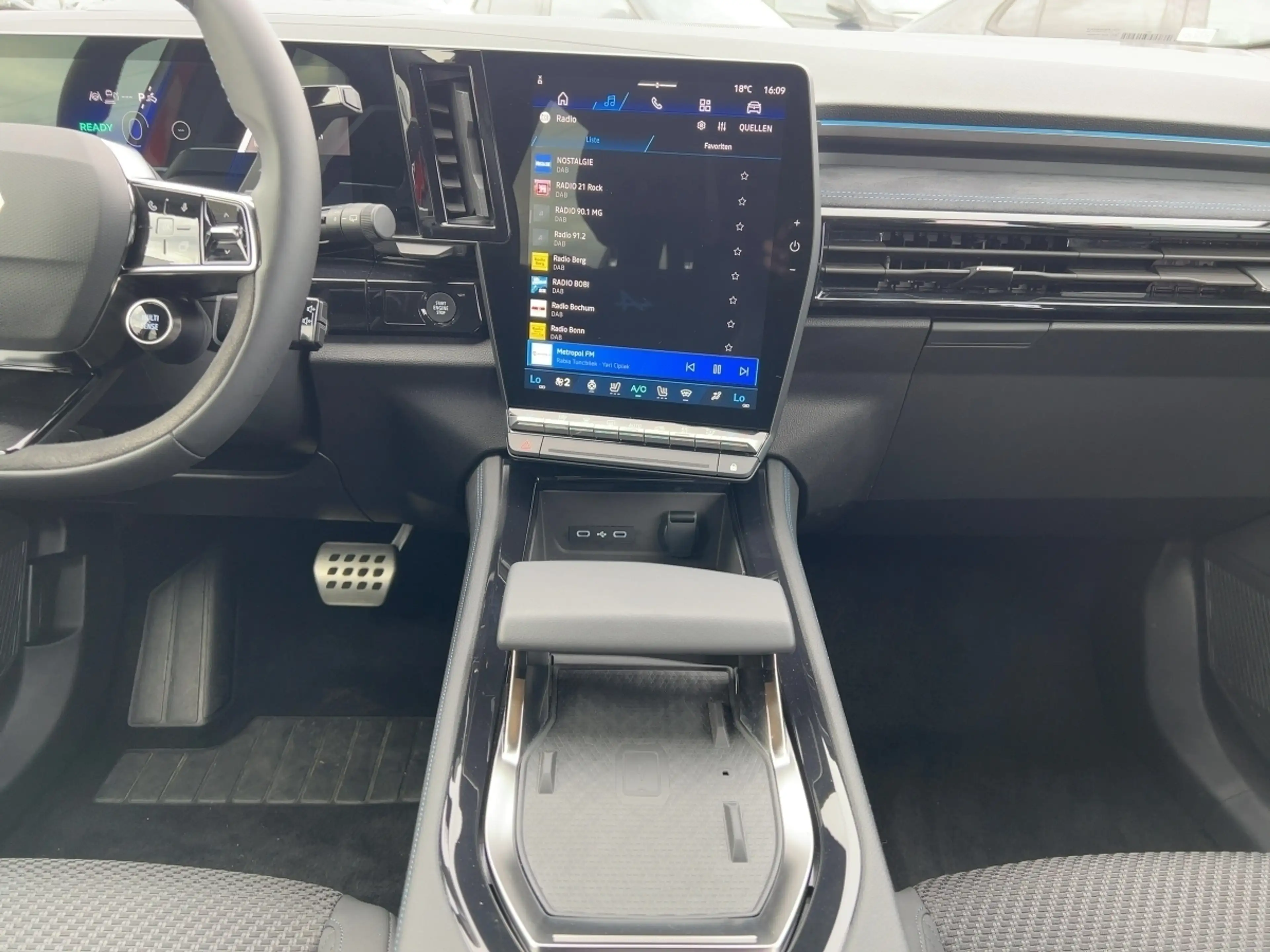Renault Austral ESPRIT ALPINE E-TECH FULL HYBRID 200 PANORAMADACH — photo 12