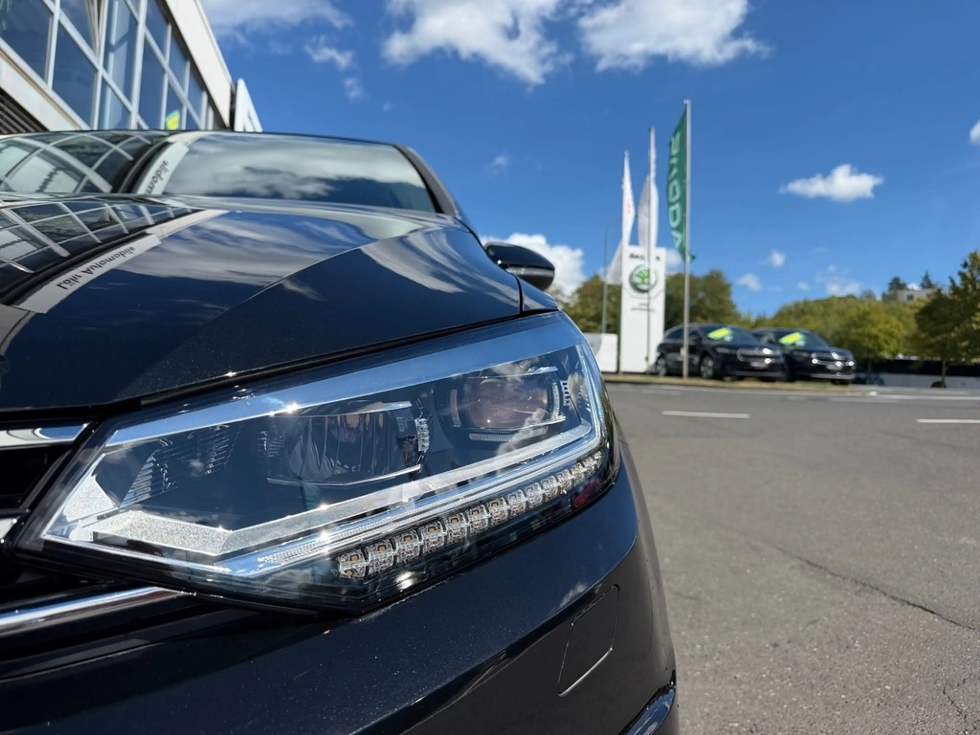 Volkswagen Touran 1,5 l TSI DSG — photo 2