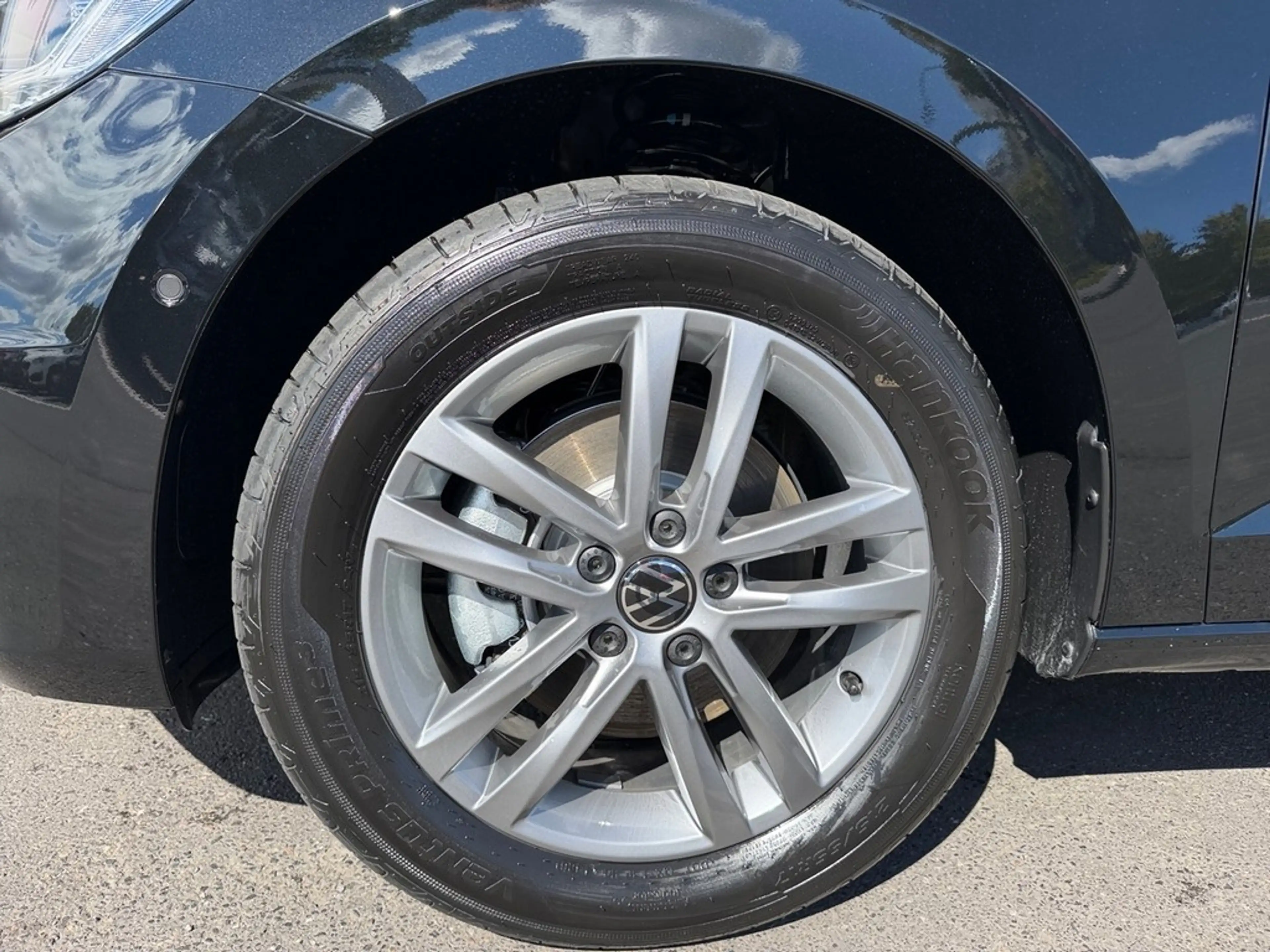Volkswagen Touran 1,5 l TSI DSG — photo 3