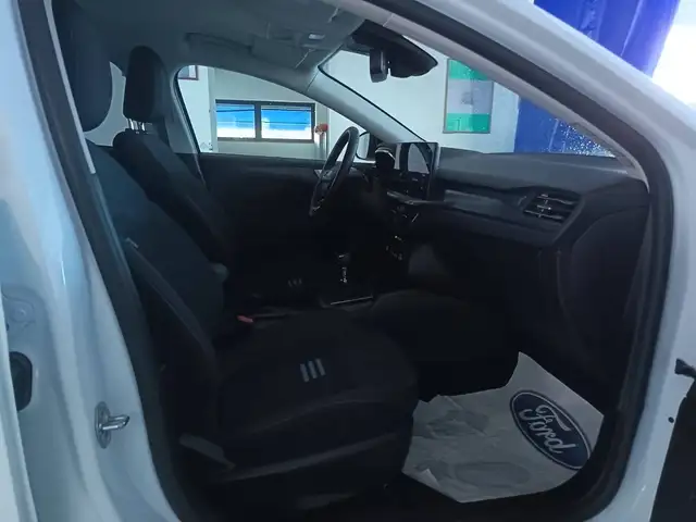Ford Focus view 13