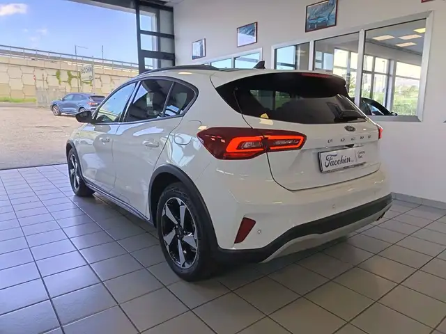 Ford Focus view 7