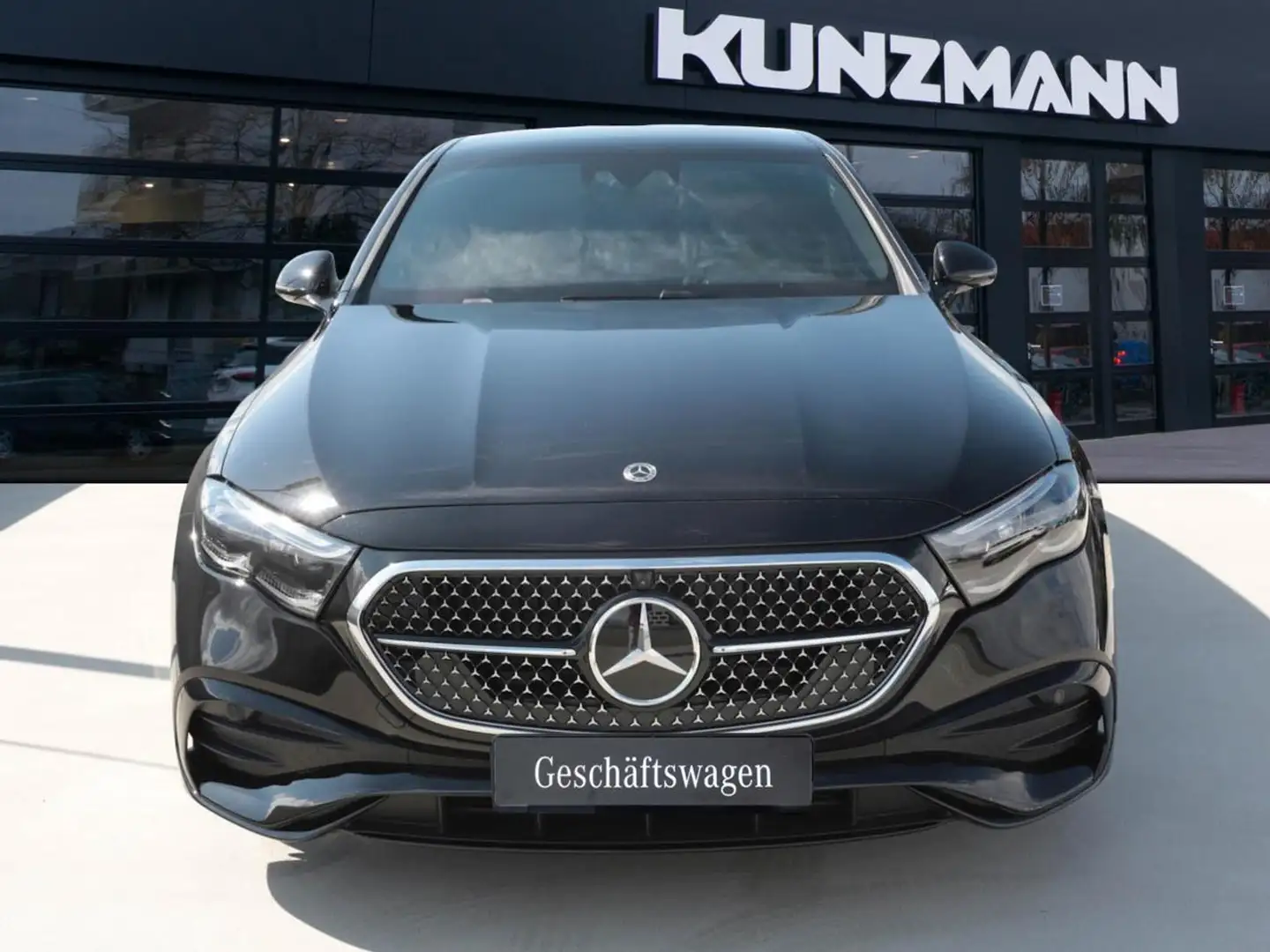 Mercedes-Benz E 450 d 4MATIC Limousine AMG Night Panorama AHK Noir - 2