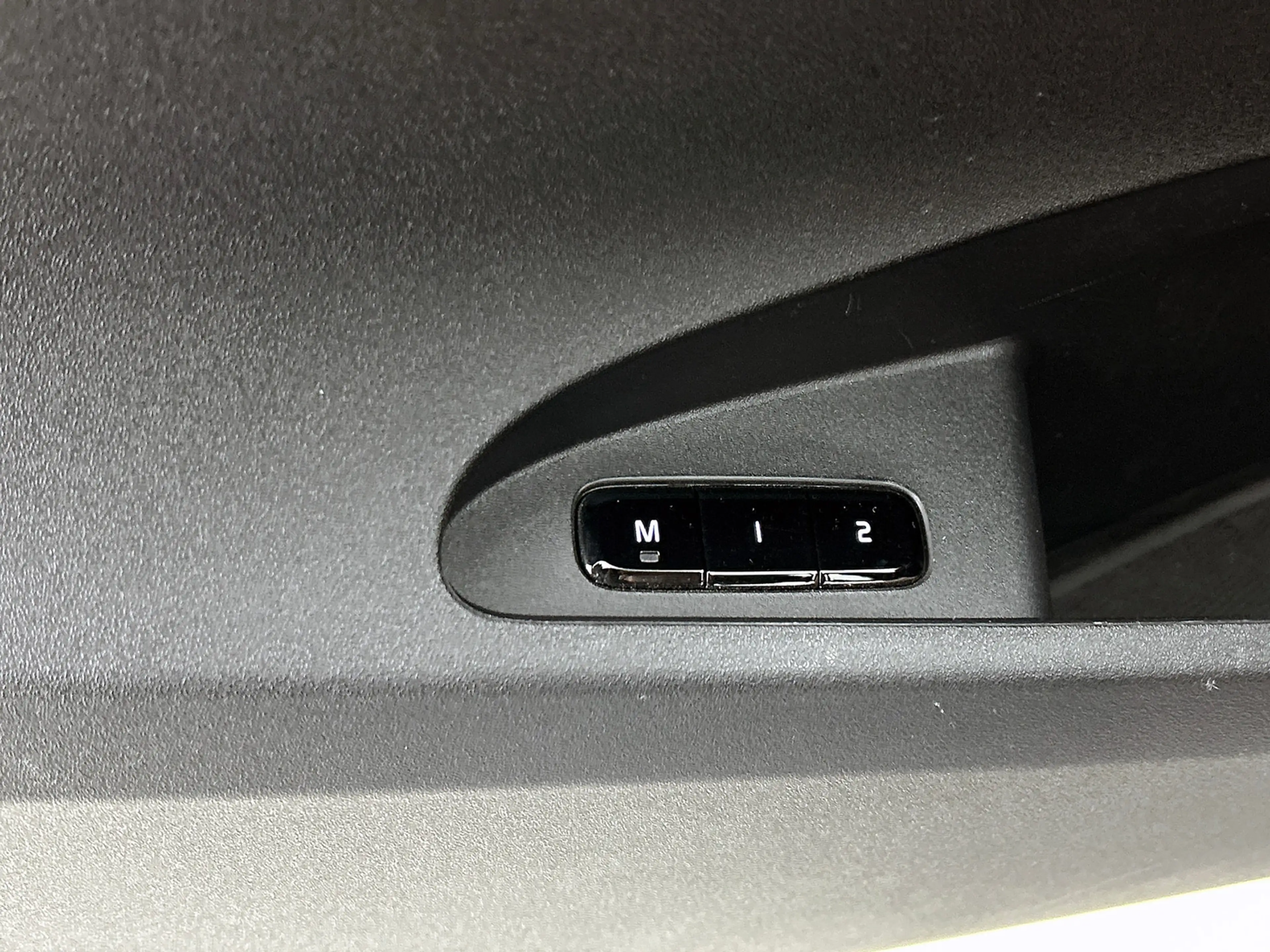 Polestar 2 Standard Range Single Motor 69 kWh | Keyless | LED — photo 14