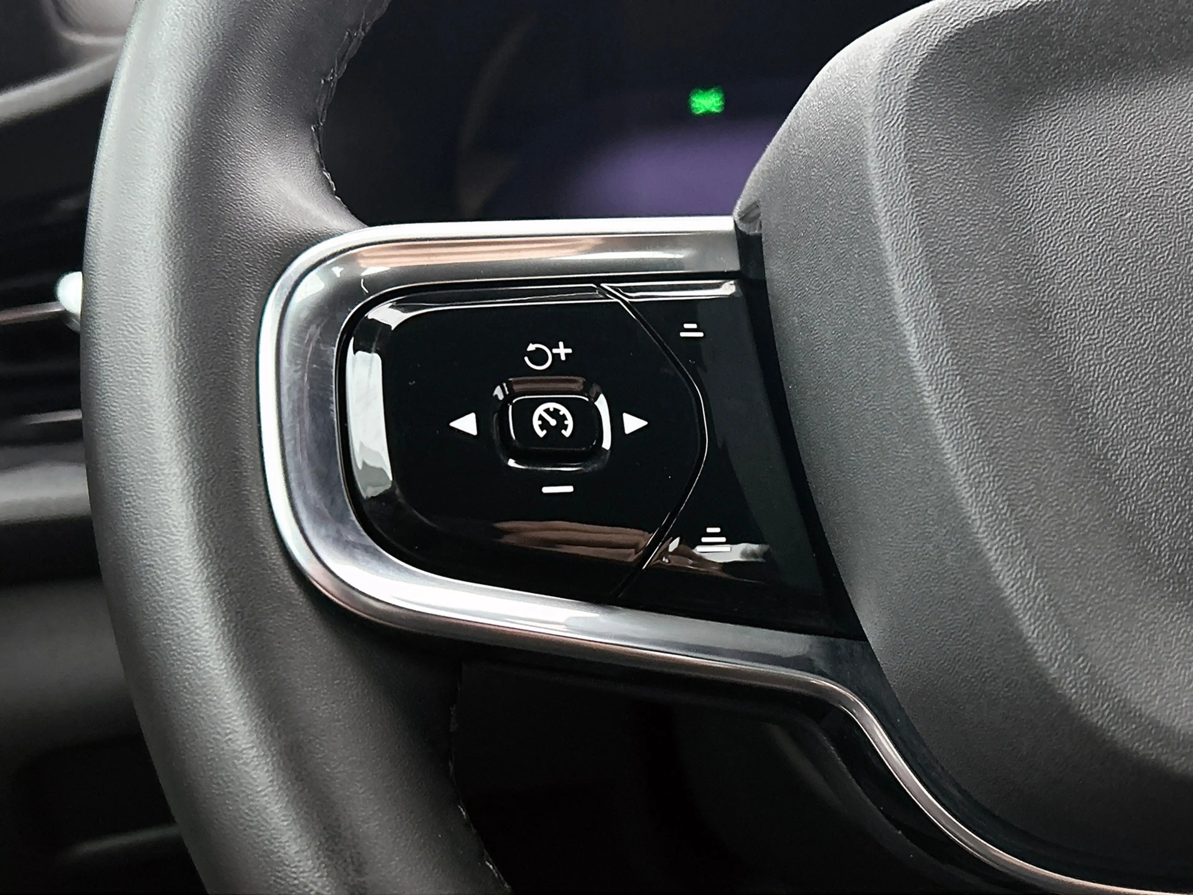 Polestar 2 Standard Range Single Motor 69 kWh | Keyless | LED — photo 5