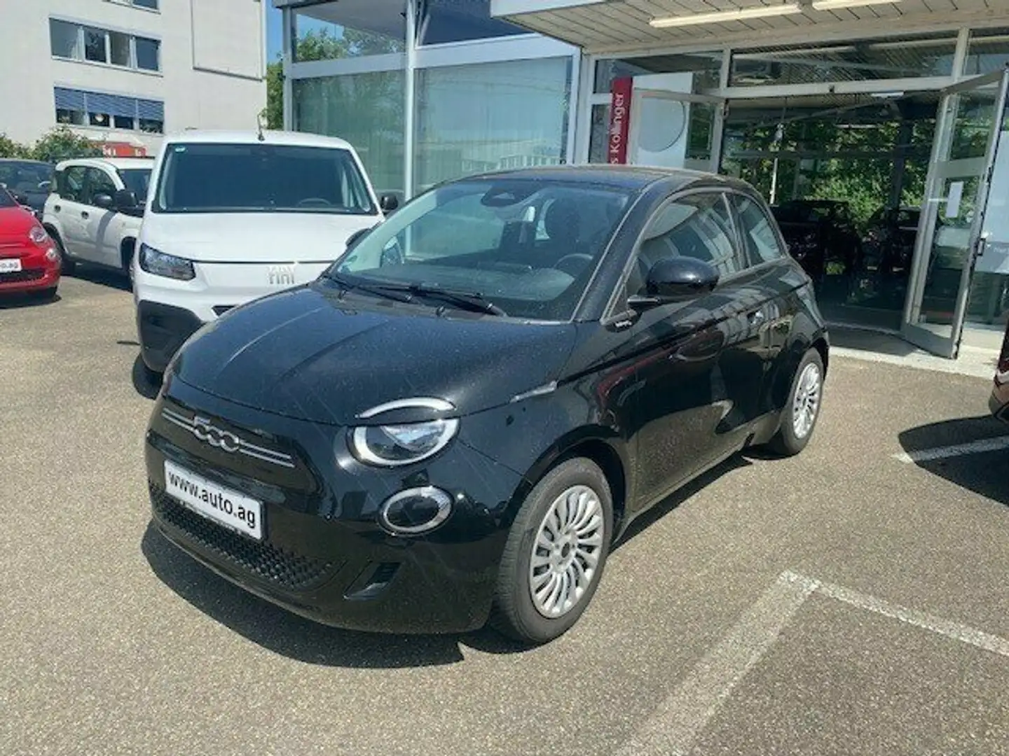 Fiat 500e LIMO 42kWh UCONNECT K-ENTRY Zwart - 2