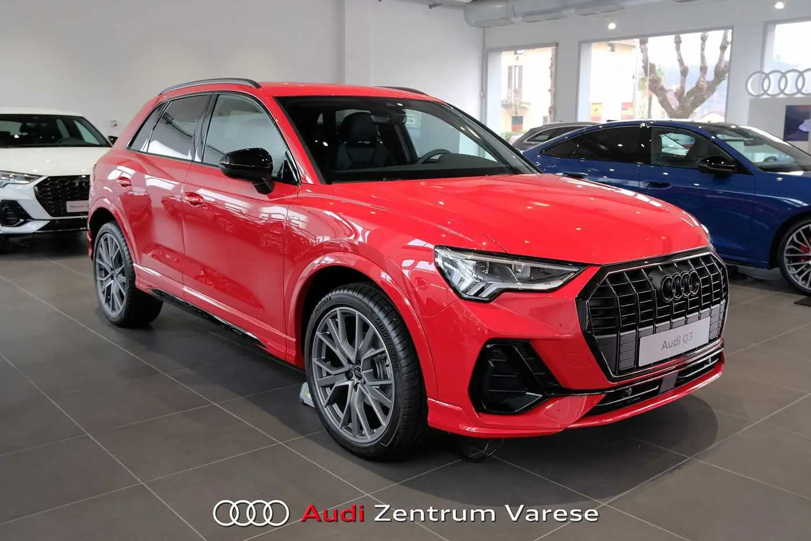 Audi Q3 35 TDI 150CV Stronic Identity Black Rosso - 1