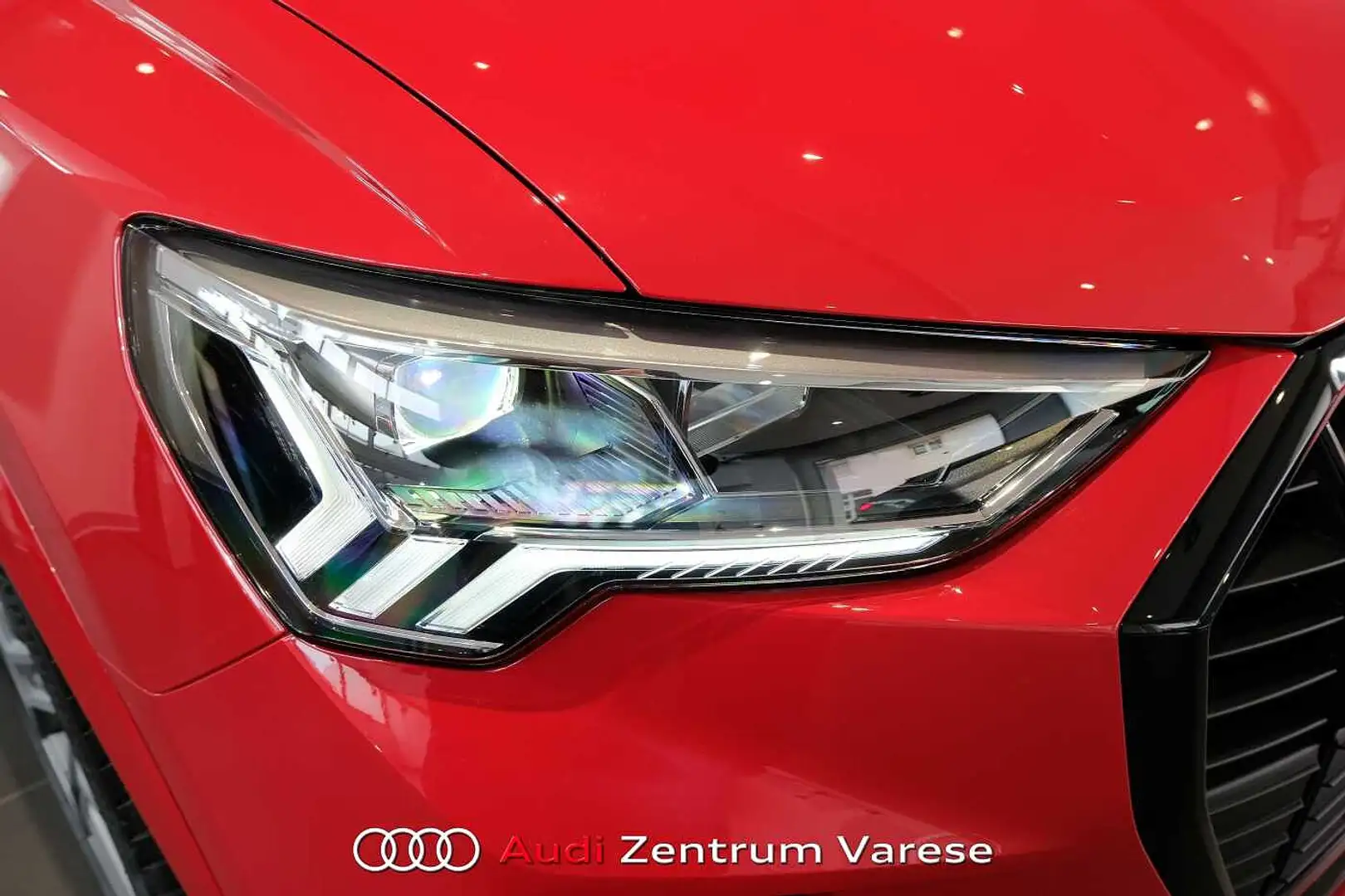 Audi Q3 35 TDI 150CV Stronic Identity Black Rosso - 2