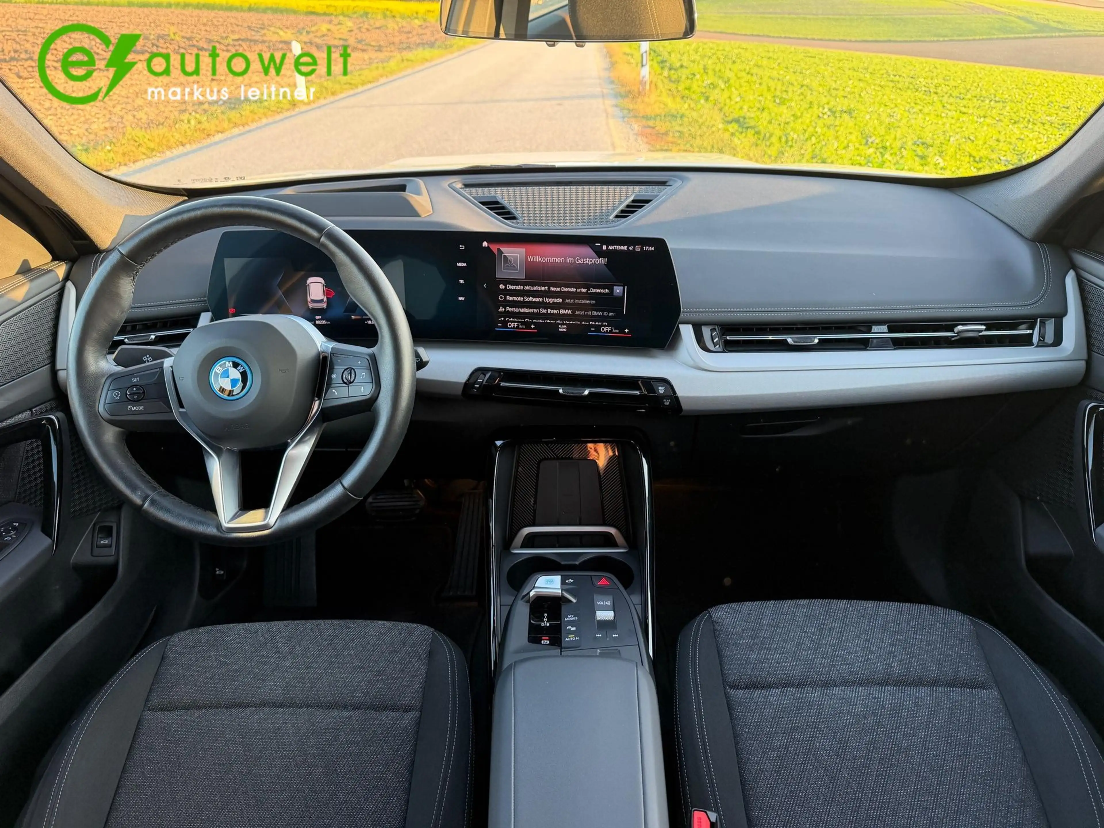 BMW iX1 xDrive30 65kWh HuD 360°-Kamera adapt.LED Wireless — photo 10