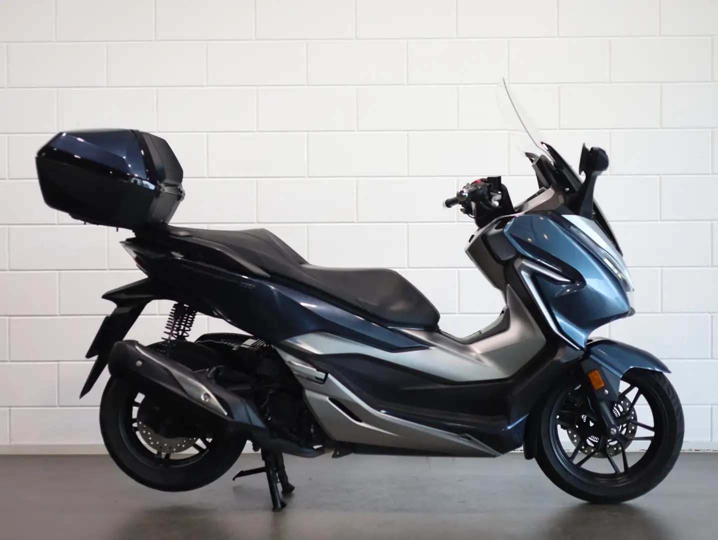 Honda Forza 300 NSS Blauw - 1